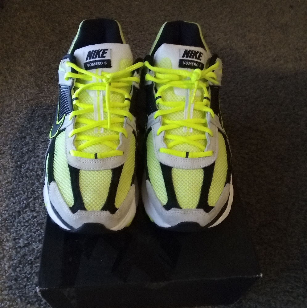Nike Kids Vomero 5 Neon and Black Sneakers
